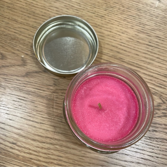 Strawberries + Cream Scented Candle - Picture 2 of 4